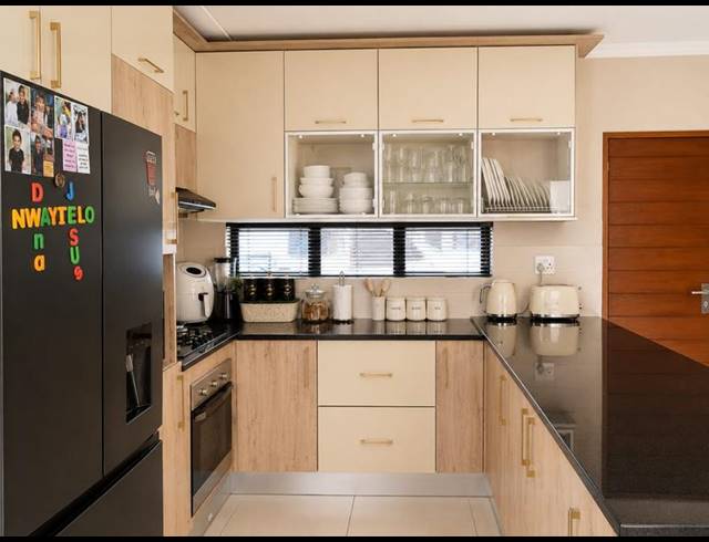 3 BEDROOM HOUSE FOR SALE IN THATCHFIELD